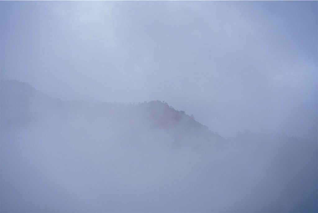 霧に潜む「華厳の滝」の姿【SONYα7Ⅲ × Sonnar T* FE 55mm F1.8 ZA