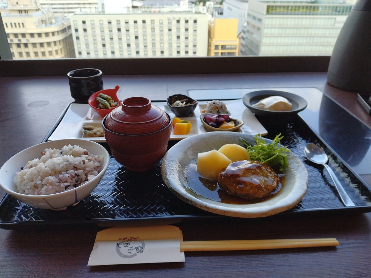 京鴨ハンバーグ九条葱の照り焼きソースのおばんざいプレート