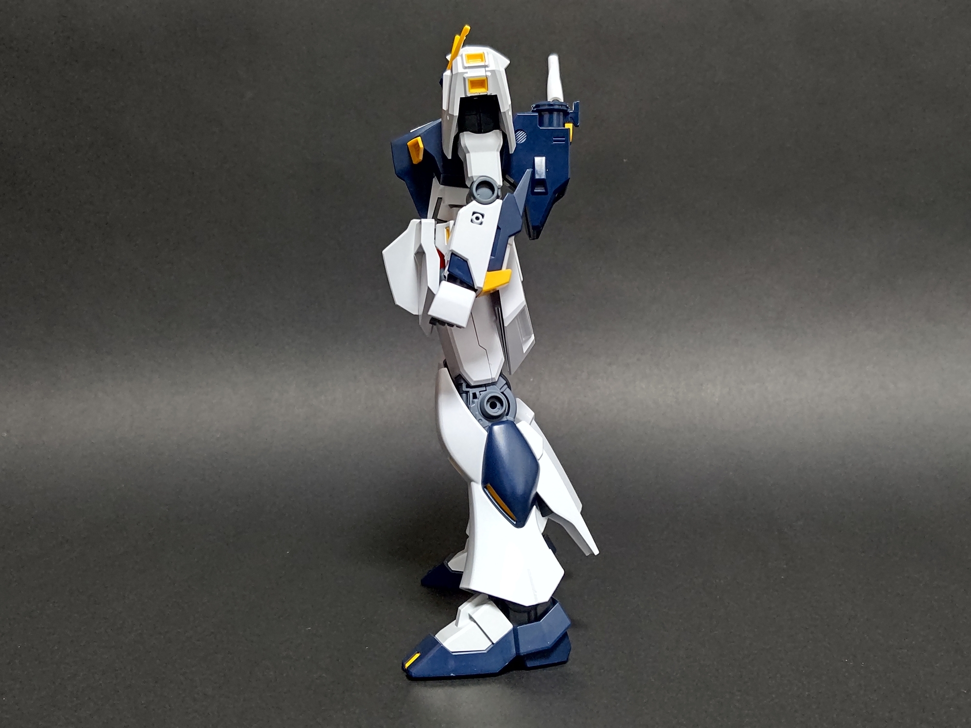 超初心者向けキット『ENTRY GRADE νガンダム（ニューガンダム