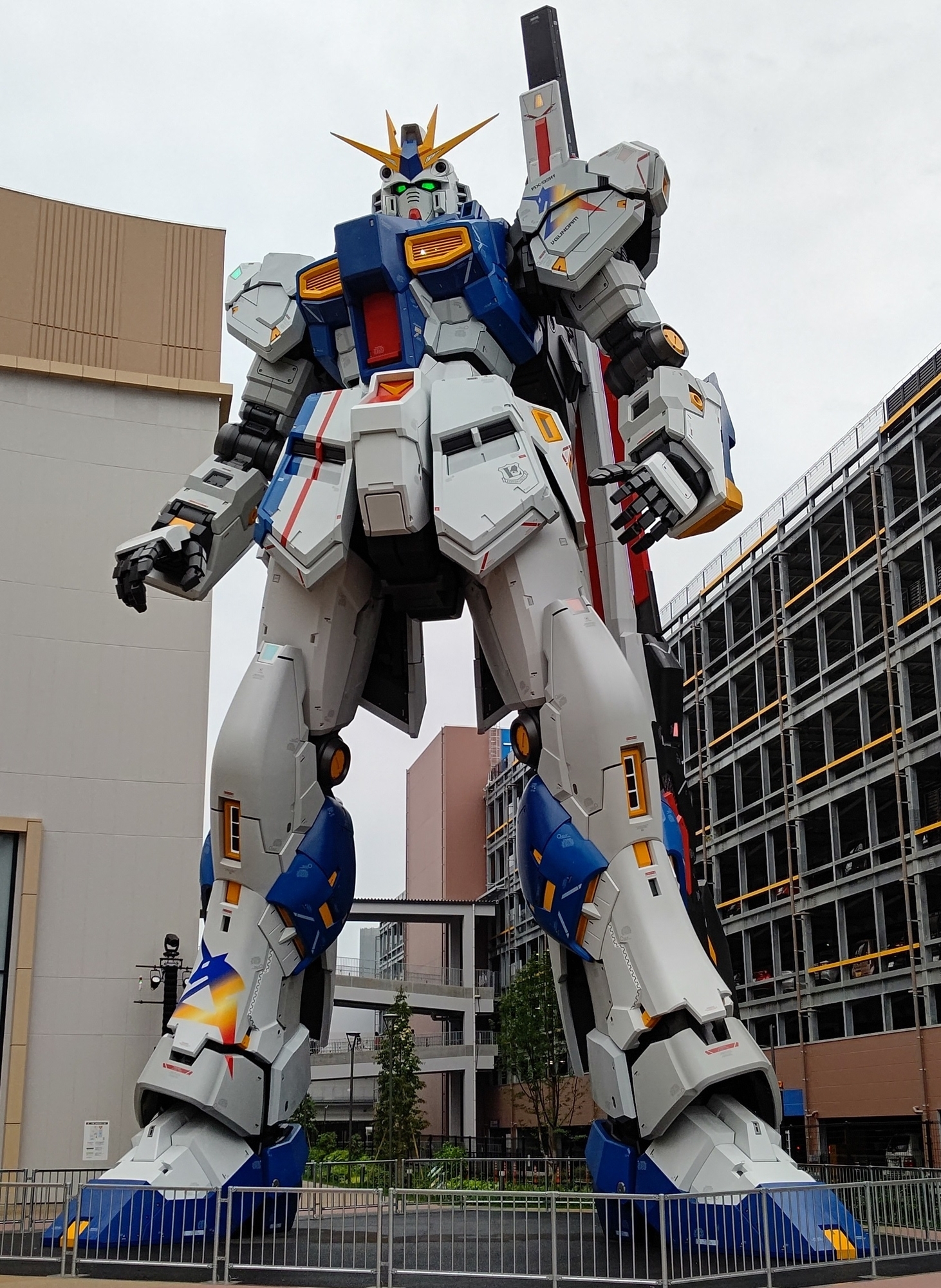 等身大nガンダム立像 を見に行ってきた ガンダムパーク福岡 ガンダムベース福岡 ゆめろぐ