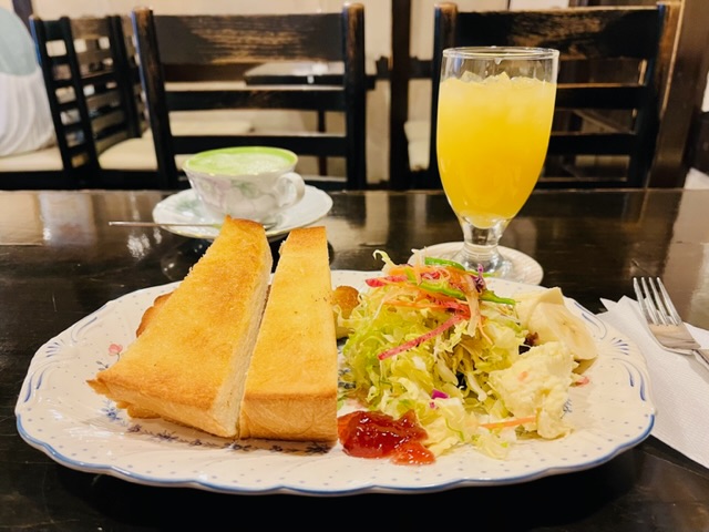 盛岡 駅からすぐの人気老舗喫茶店 カプチーノ詩季さんモーニング