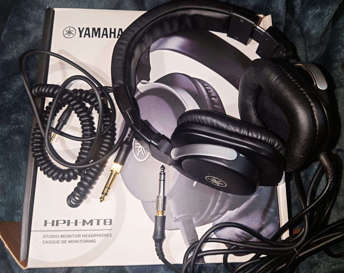 YAMAHA スタジオモニターヘッドホン HPH-MT8 ヤマハ | HPH-MT8 - ヘッドホン - 概要