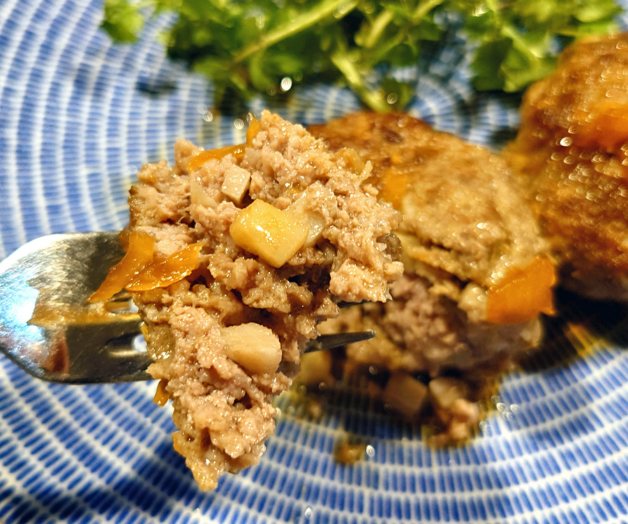 くじらタルタルとジューシーハンバーグ - 今日もごちそうさま！