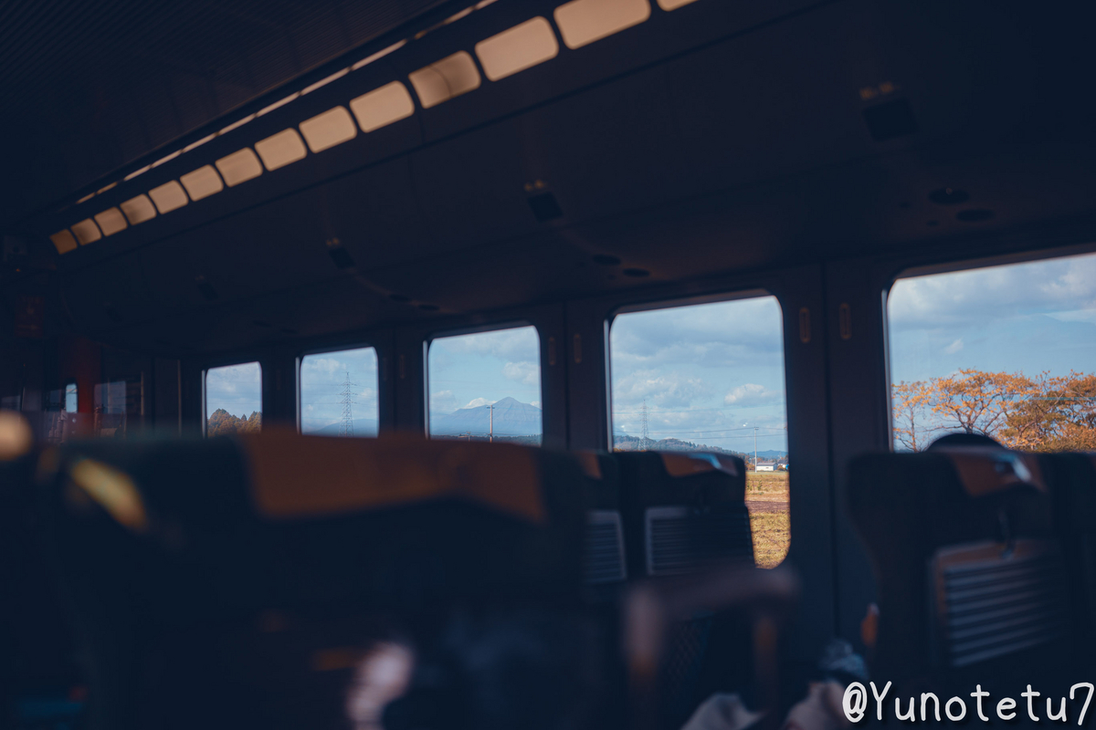 車内からの高千穂峰