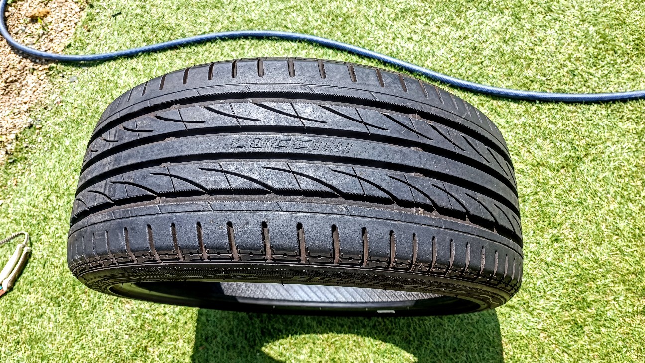 LUCCINI BUONO SPORTS 225/40R18を買ってみたら☆ - yunyun