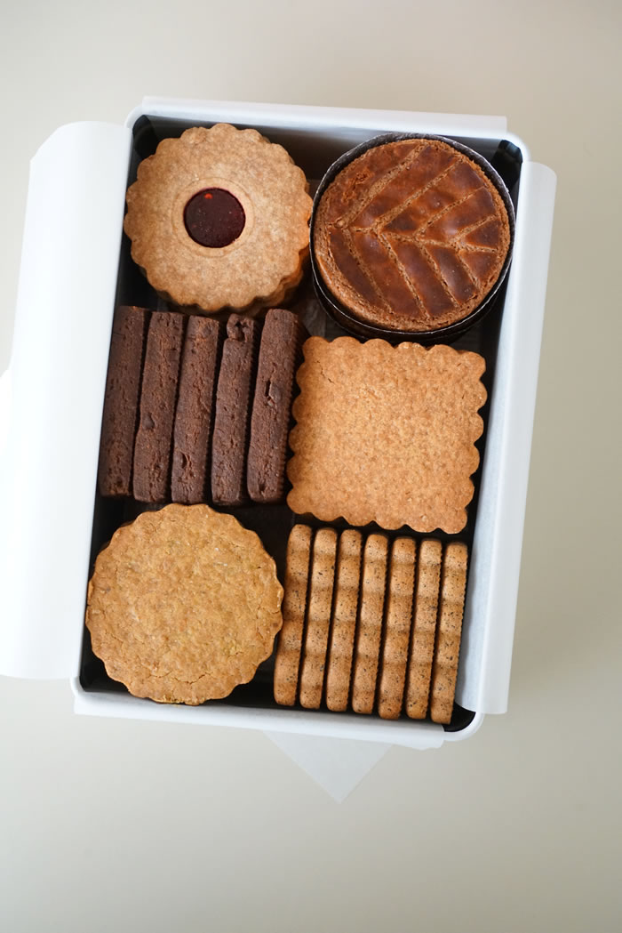 シヅカ洋菓子店のNo. 24 Winter Biscuits - ユリイカ家のゆるゆると