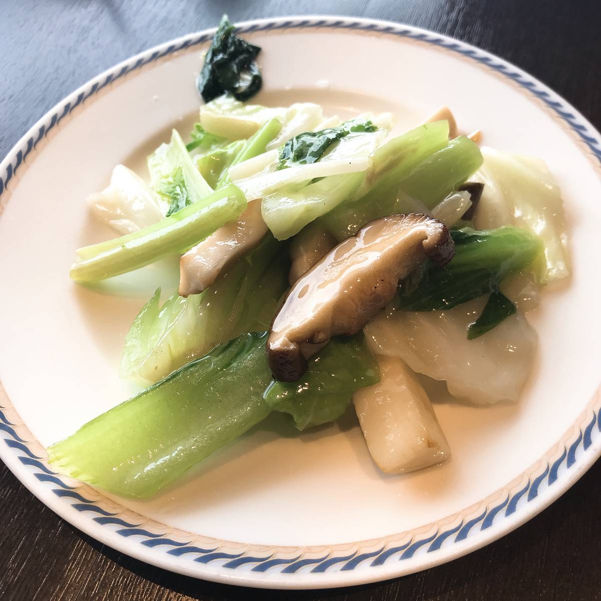大根餅、きのこと青野菜のあっさり炒め、豚バラ肉の角切り黒胡椒ソース蒸し f:id:yuruyurutrip:20200116002337j:plain