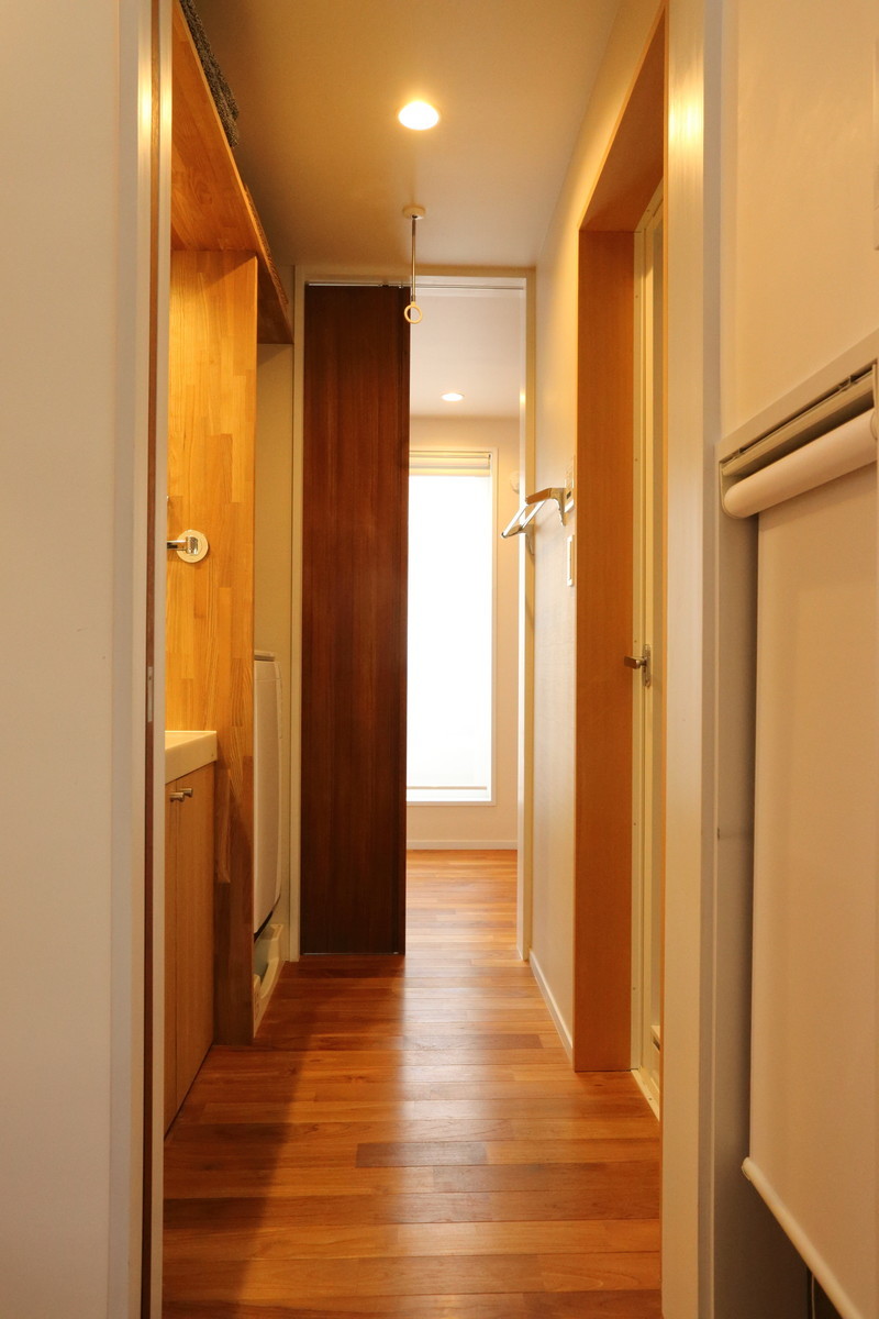 １本の家事動線となる脱衣洗面所