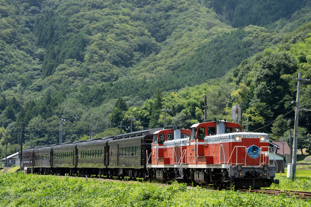 2022/08/07 DE10重連牽引のやまぐち号を撮る - 変なカメラ好きの写真