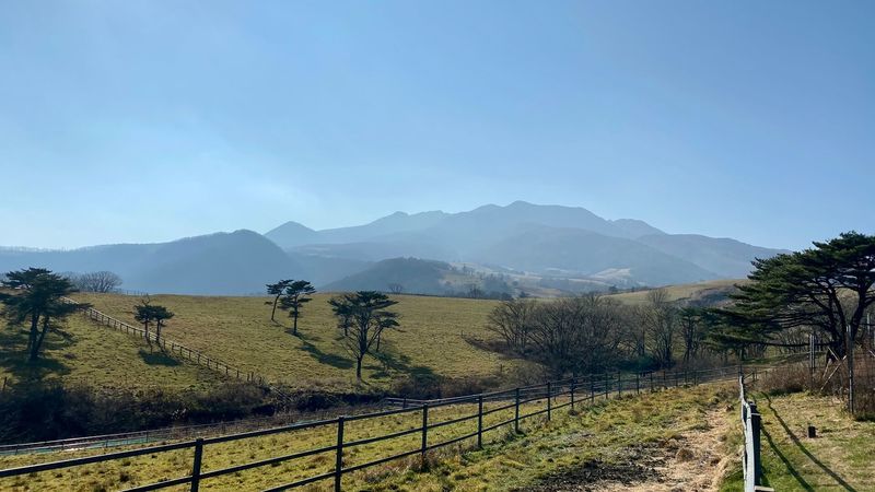 日光霧降高原からみた女峰山