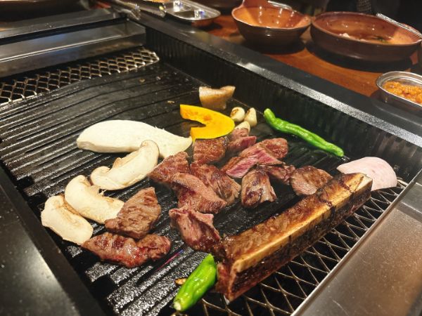 火煙山荘　韓国で焼肉にエリンギは鉄板