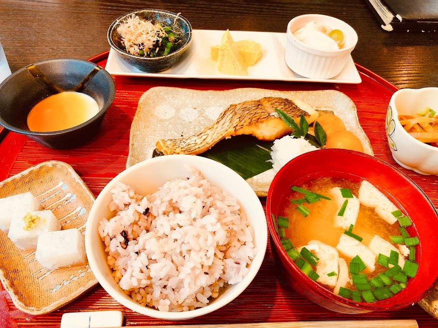 福島県郡山市の家庭料理ランチなら けんや ゆっくり幸せになろう