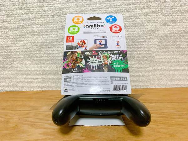 amiibo】箱から出さずにスイッチに読み込ませる方法！綺麗に開封