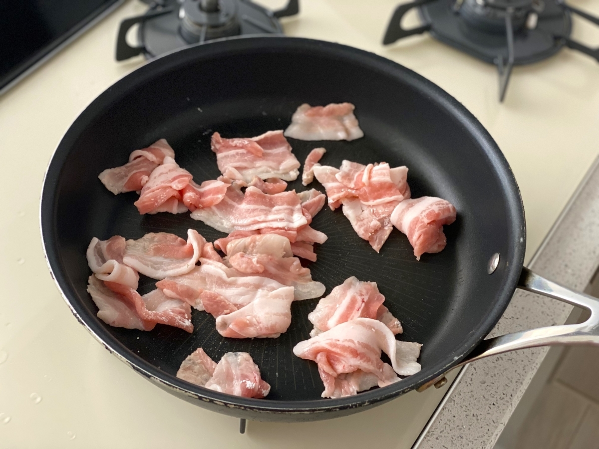 食欲復活レシピ 暑い日は豚バラ野菜炒めにレモン汁を入れてみてほしい ｙｕｕ メシ通 ホットペッパーグルメ