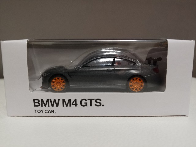 BMW トイカー 1/64 BMW M4 GTS - ミニカーでFreude am Fahren？