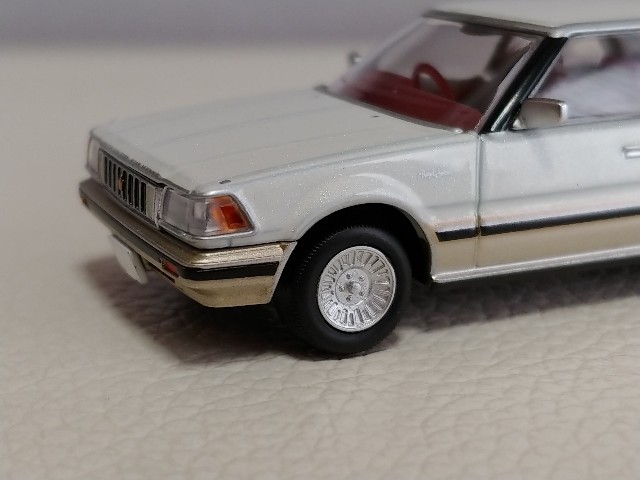 トミカリミテッドヴィンテージネオ LV-N-175b トヨタ クラウン