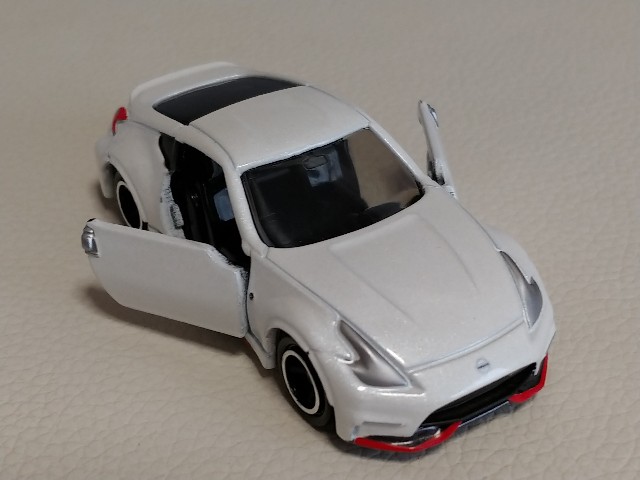トミカ　日産オンライン　フェアレディZ ブリリアントホワイトパール【新品未使用】 トミカ 日産オンライン フェアレディZ ブリリアントホワイト