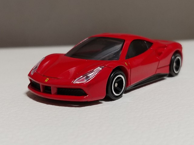 トミカ No.64 488 GTB - ミニカーでFreude am Fahren？