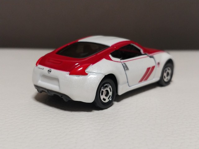 明日トミカショップ全店で販売】日産 GT-R/フェアレディZ 50th