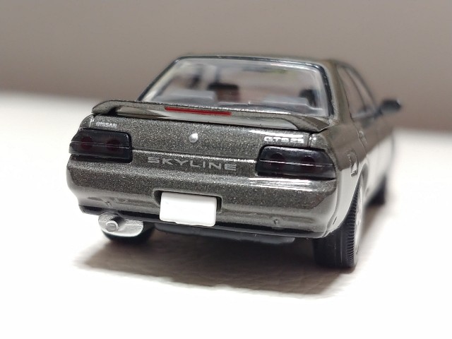 トミカリミテッドヴィンテージネオ LV-N194a 日産 スカイライン 4ドア