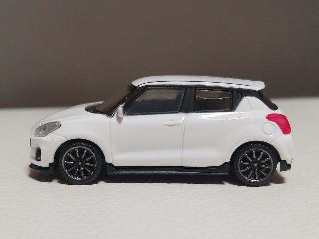 トイズキャビン 1/64 スズキ スイフトスポーツ ZC33S
