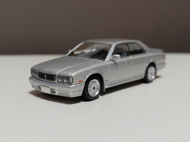 トミカリミテッドヴィンテージネオ LV-N202a 日産セドリック