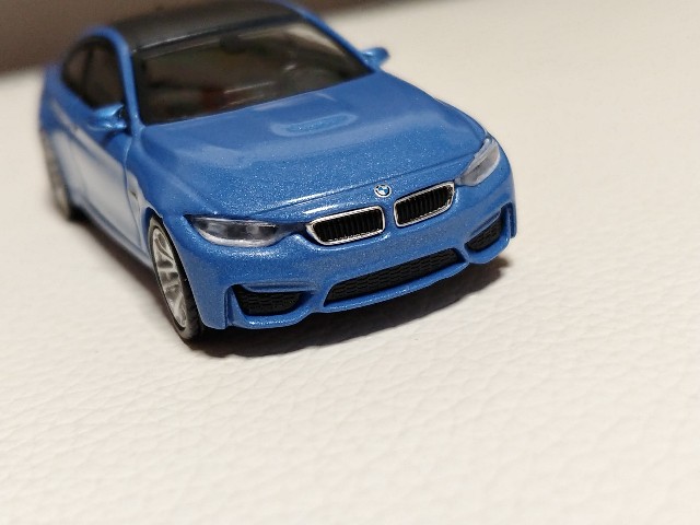 TSM MINI GT BMW M4 ヤスマリーナブルー - ミニカーでFreude am Fahren
