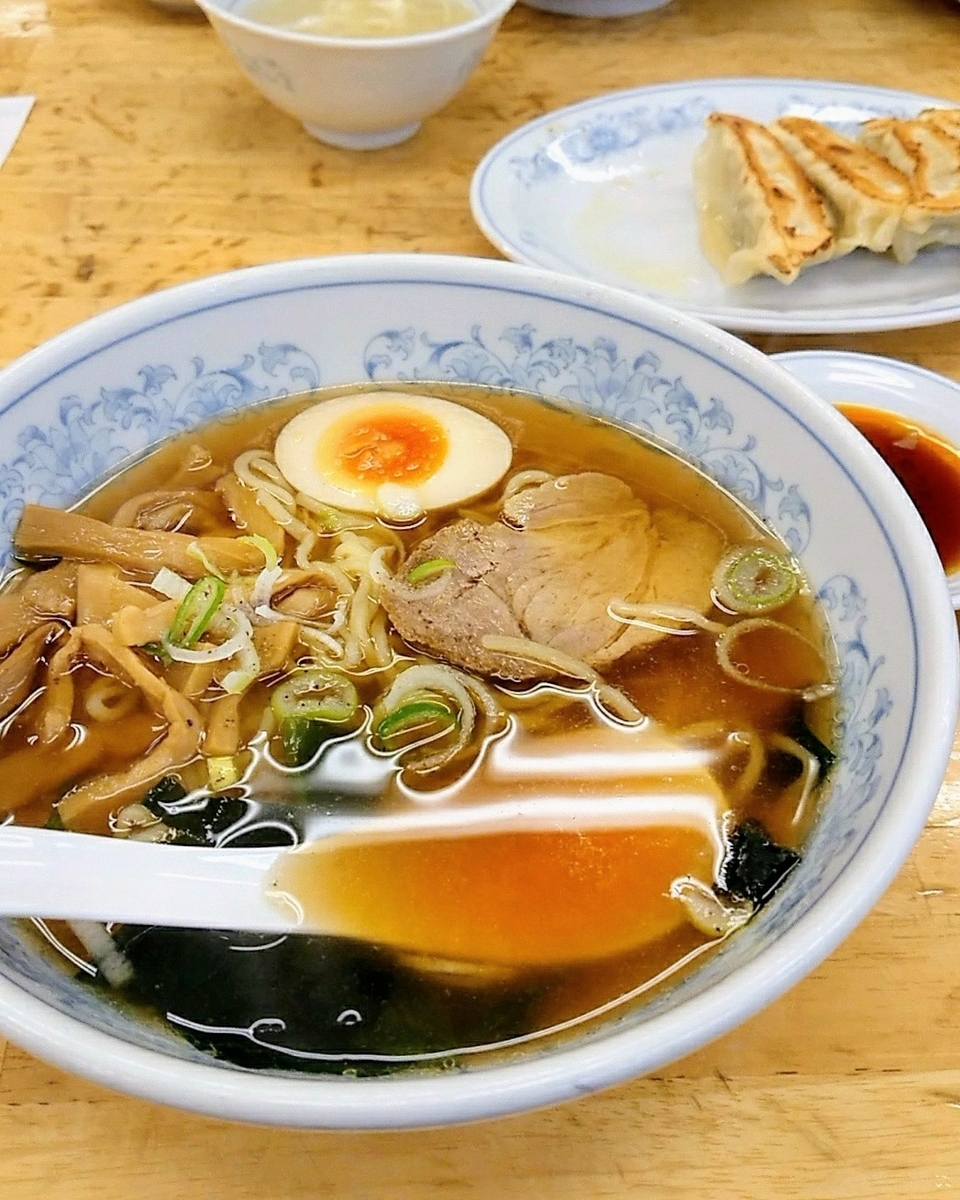 満州ラーメン餃子セット くいしんぼうず 満州ラーメン餃子セット くいしんぼうず