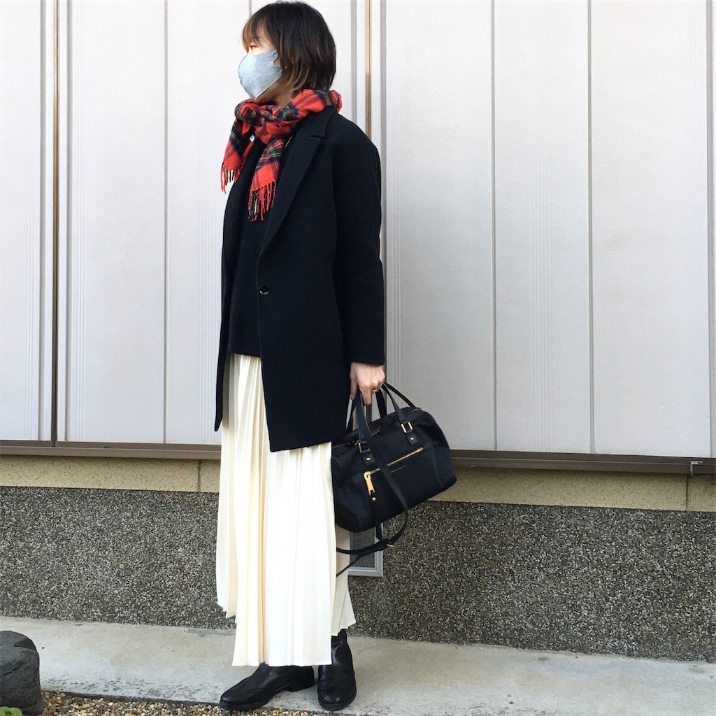 【R45の普段着コーデ】 いつものシンプル黒コーデに白スカートを追加してみた ゆゆゆなLIFE