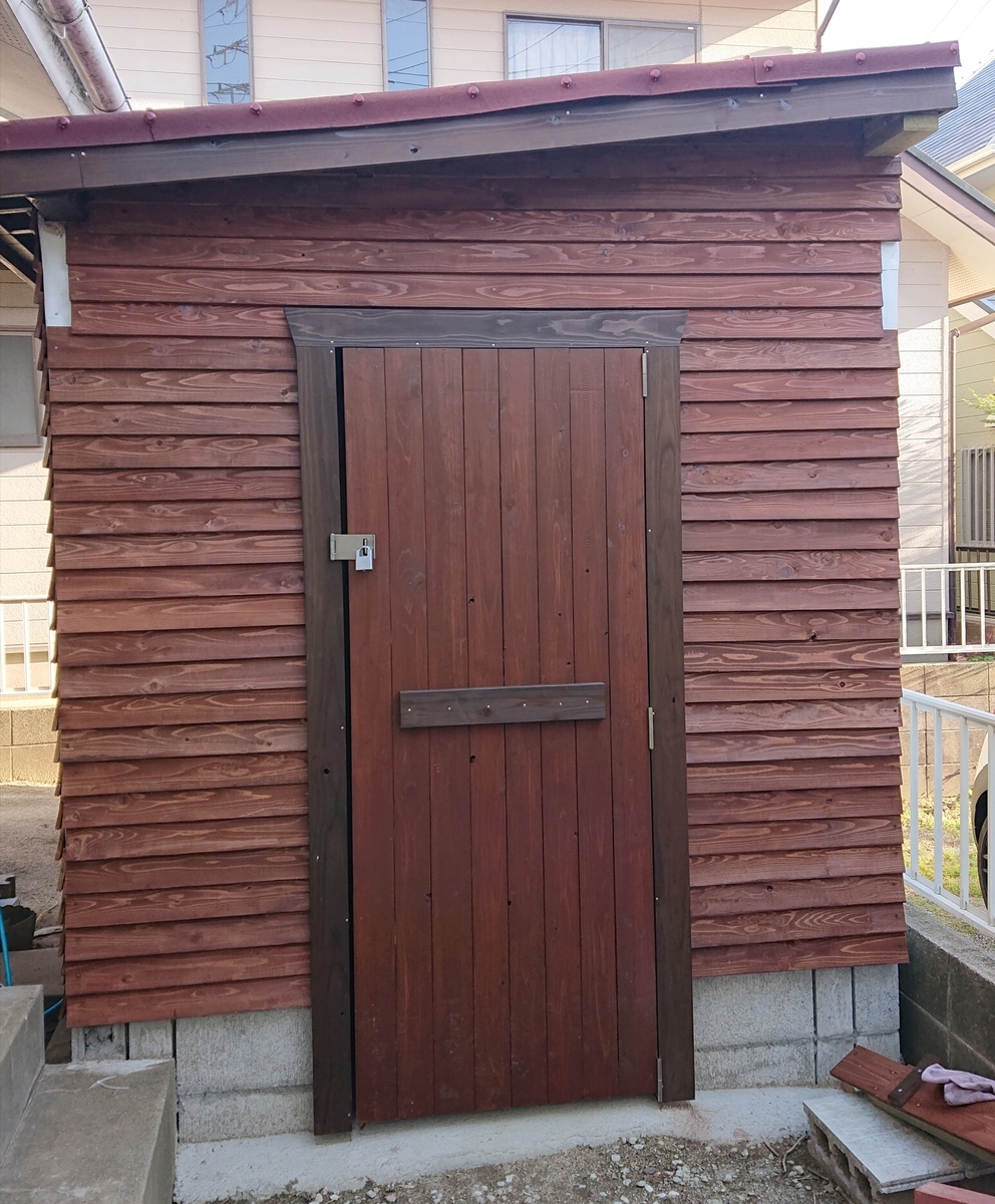 自転車小屋diy 其の十八 窓とドア こちらyuzの自転車小屋