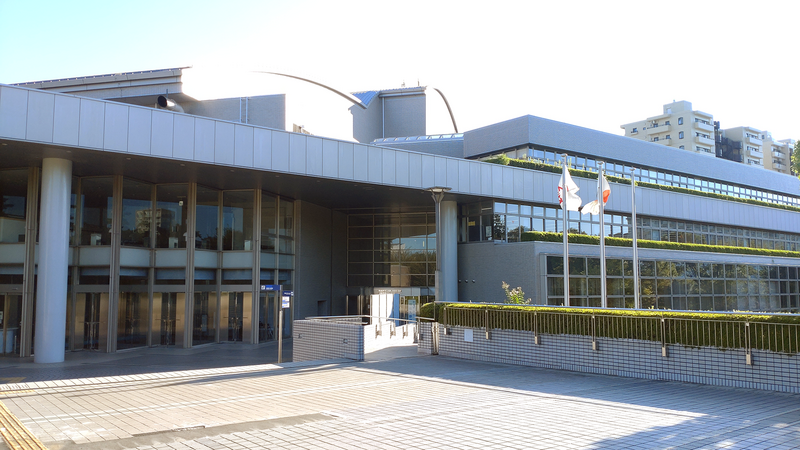 グリーンホールと相模大野図書館（相模原市南区）