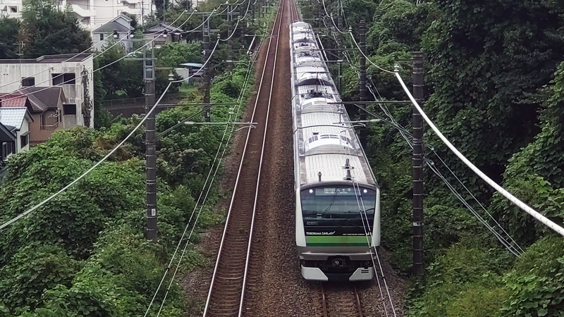 横浜線のE233系6000番台電車