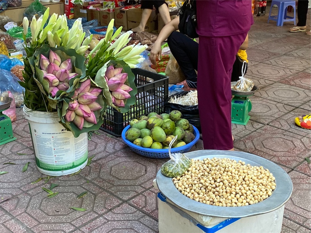 ベトナムの蓮を花束で楽しむ ハノイ ハノイ駄日記