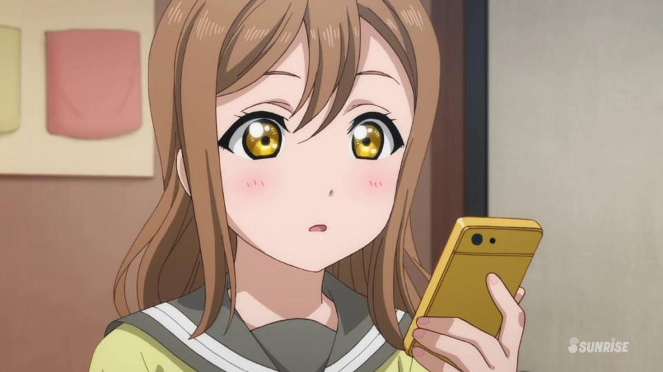 ラブライブ サンシャイン の主要キャラクターが使うスマートフォン 携帯電話 の元ネタを整理してみた 虹のしおり