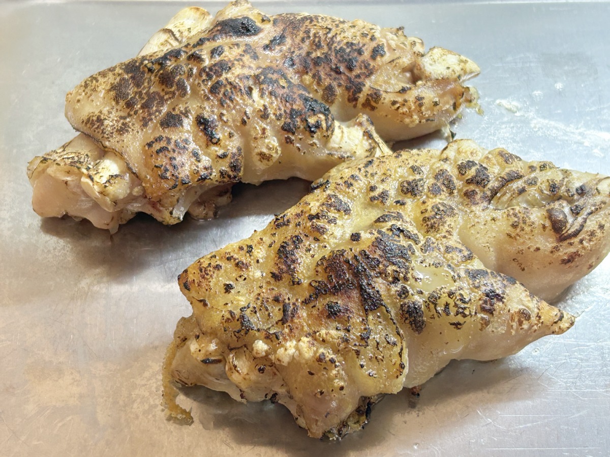 さらに炙った豚足