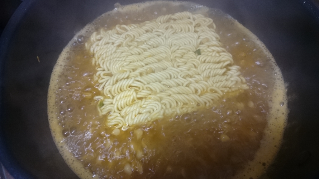 インスタント宅麺 盛岡のキムチ納豆ラーメンをサッポロ一番で トオクニイキタイ インスタント宅麺 盛岡のキムチ納豆ラーメンをサッポロ一番で トオクニイキタイ