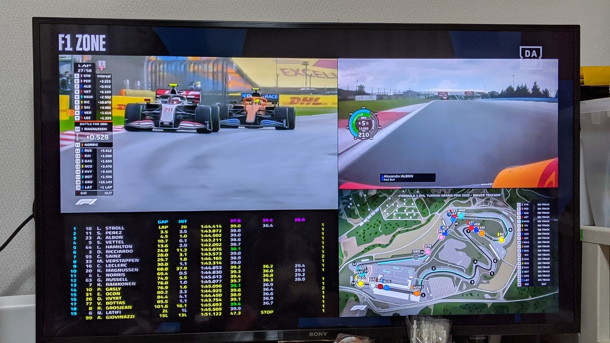 43X8000H DAZN