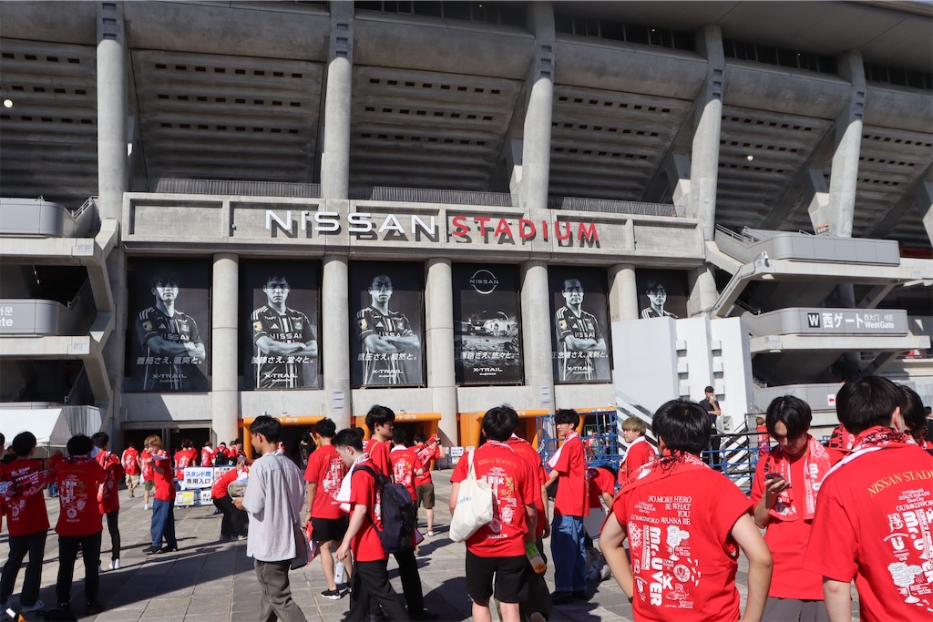 UVERworld日産スタジアム2days〜記録を更新した72000人の男祭り
