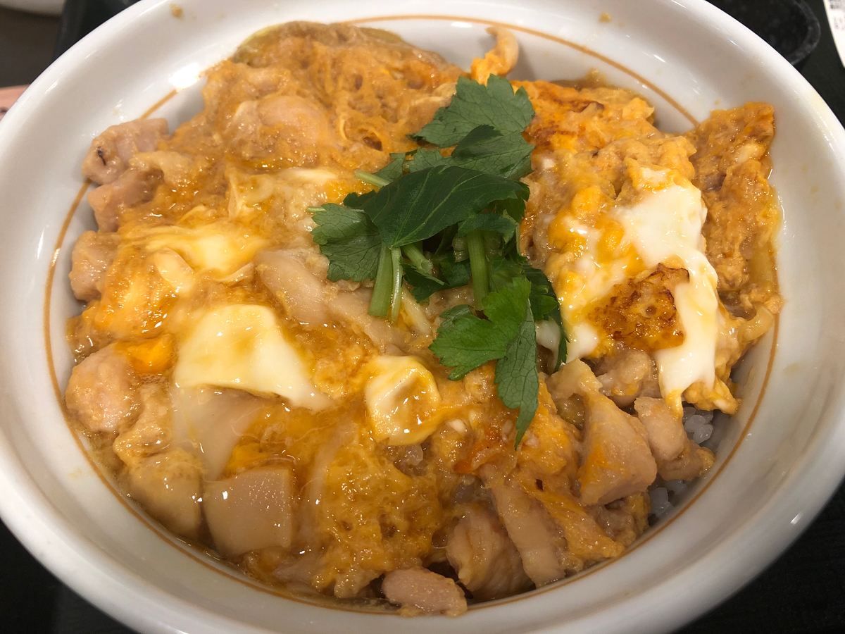 なか卯の親子丼！　親子丼。親子丼はいいけど、なんでこれ記事にしようと？　親子丼。親子丼。なか卯。