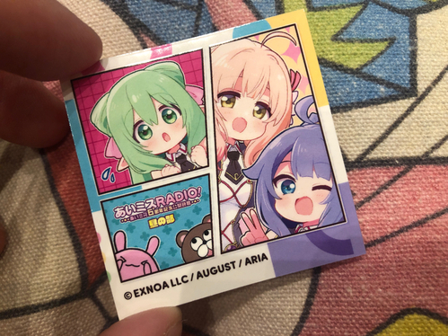 秋葉原。アキバ。AKIHABARA. AKIBA. UDX. AUGUST. オーガスト。あいりすミスティリア！　あいミス。6周年。記念。あいミスRADIO！　イベント。催事。公開録音。会場。UDXシアター。シアター。スクリーン。会場内。ステッカー。シール。めざし先生。