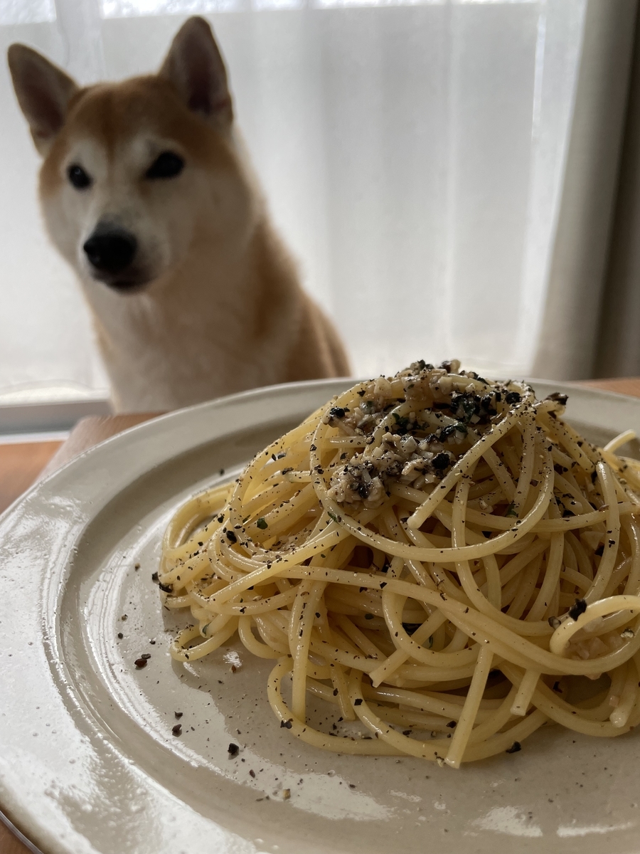 簡単旨旨パスタ 黒胡椒 で出汁をとる 柴犬ゼロと衣食住 簡単旨旨パスタ 黒胡椒 で出汁をとる 柴犬ゼロと衣食住