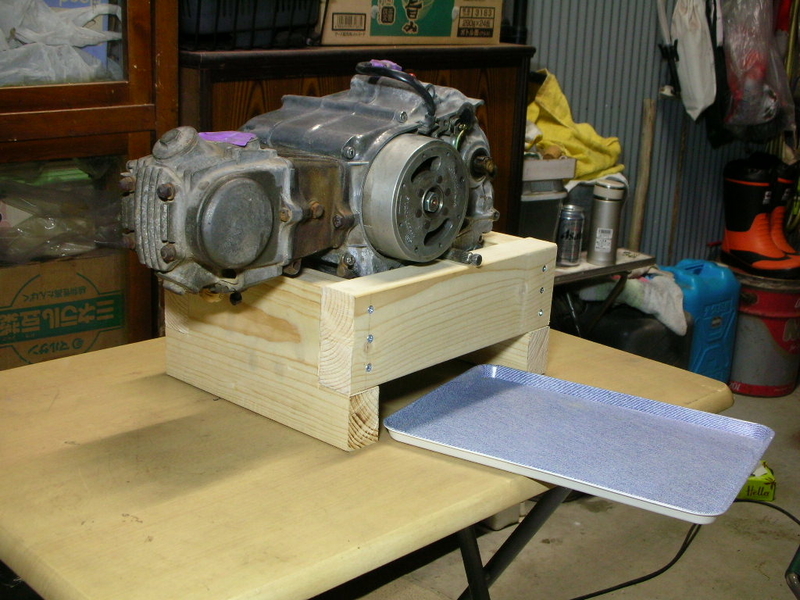 モンキー用 木製エンジン作業台~自作してみた - BTR-83