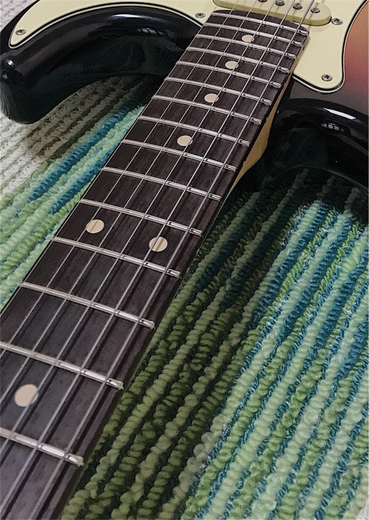 J.W.Black guitars ストラトタイプ - ギターライフ