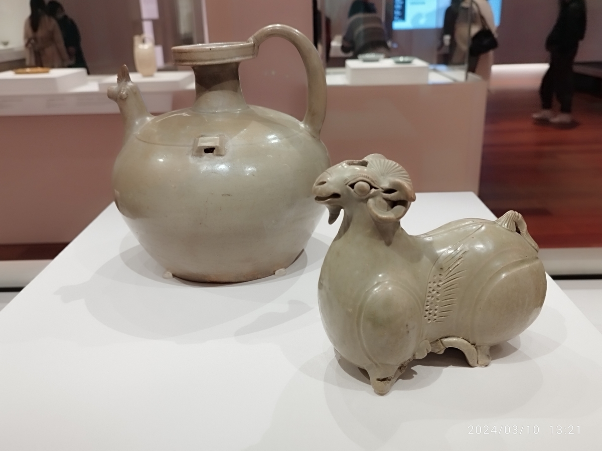 香港故宮文化博物館（建物立派にして展示少なし） - おまけの会社員