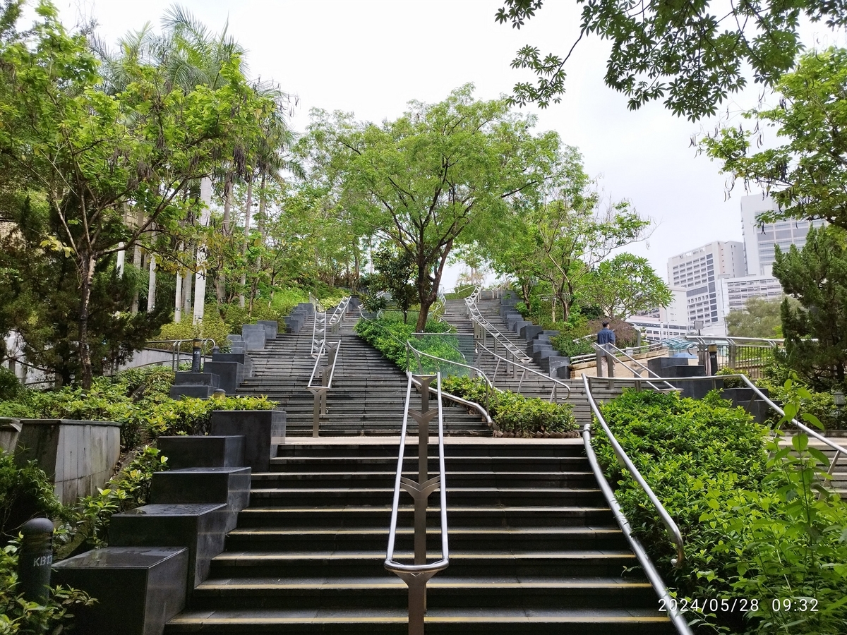 美孚 荔枝角公園(LaiChiKok Park)を散歩 - おまけの会社員生活《ハケンの品格》
