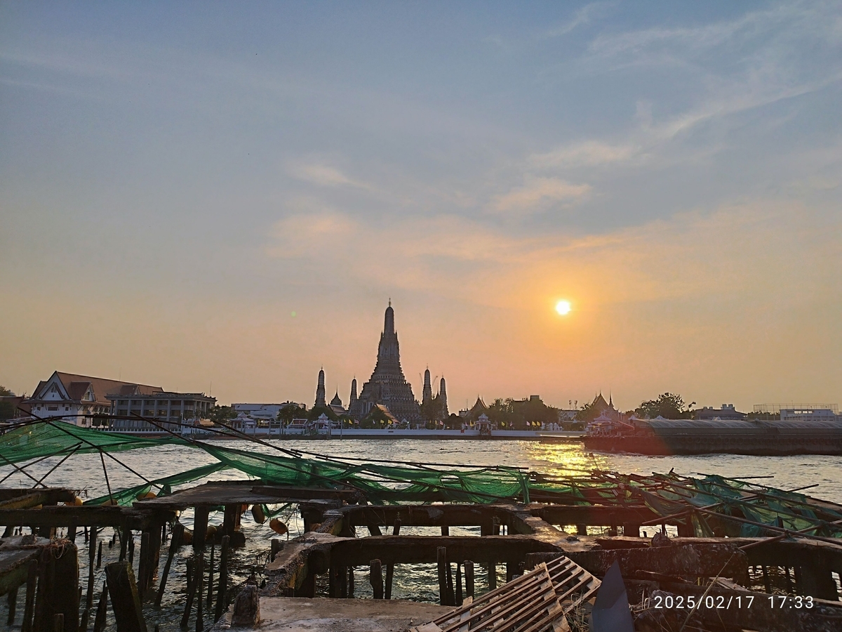 暁の寺》ワットアルンを訪れる - おまけの会社員生活《ハケンの品格》