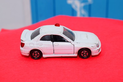 トミカ スバル インプレッサ WRX 覆面パトカー仕様 2000年 No.54 1/59