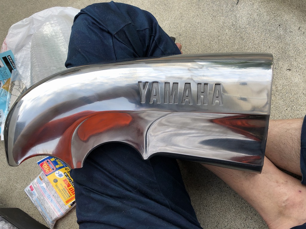 磨いてみた」 Vmaxのダミーダクト - 「バイク乗りも人間です