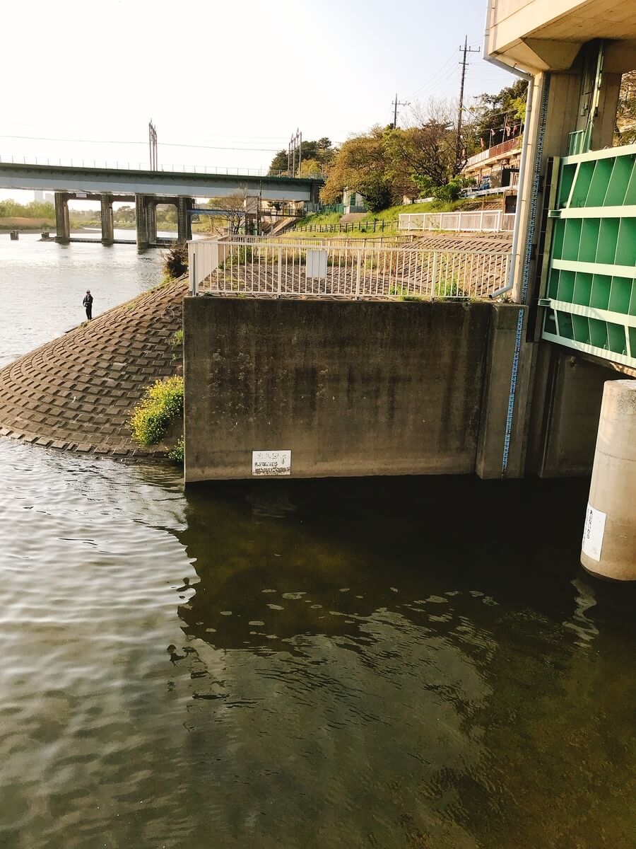 多摩川丸子橋水門