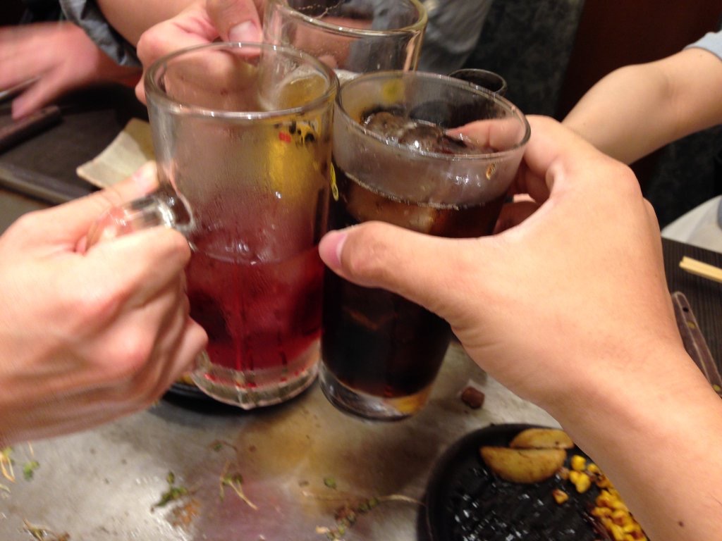 4人で乾杯